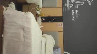 感觉有点累的主播~与炮友啪啪啪直播~自己还自摸爽一波~
