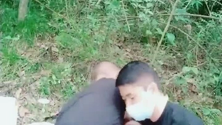 大学情侣享受热辣的性爱,内射结束