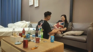 【桃视频】女大学生羞涩初登塲 - 情色玩弄淫荡女孩