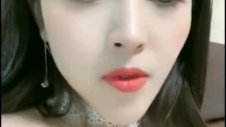 淫水骚逼激情大姐在家被大哥暴力草穴，口交大鸡巴样子好骚，让大哥站着后入爆草还吃骚奶子，无套抽插内射第01集