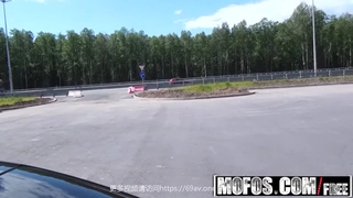 Eks在狂野的群交中肛交和阴道性交,双重插入