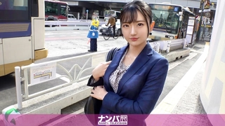 粉衣少妇沙发上后入猛操