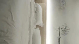 长相甜美女裙妹子，摸逼特写调情穿着衣服操上位骑坐